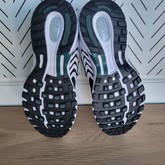 Nike Air Zoom Pegasus 2005 10 Women Running Shoes White Green Sneaker HQ5718-102 - Picture 6 of 11